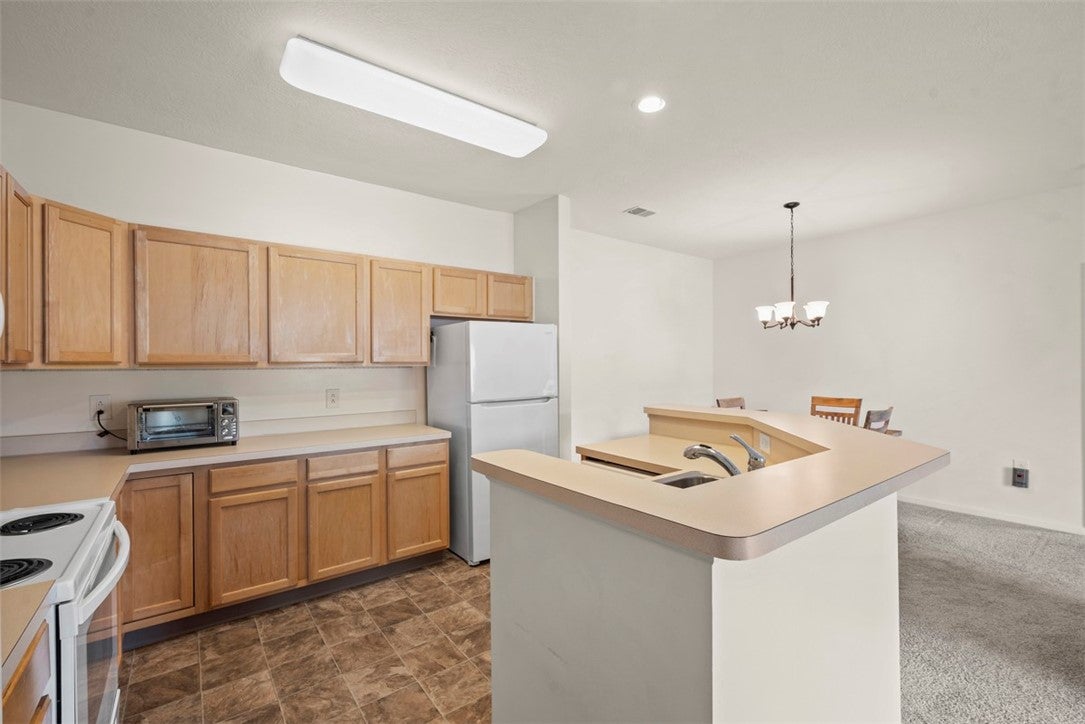 800 HIDDEN RIDGE COURT 203