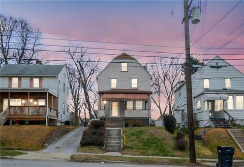Photo of 1612 Main St, Aliquippa, PA 15001 (MLS # 1732109)