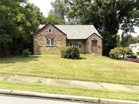 Homes For Sale - 525 Riverview Dr Dr<br/> Westmoreland County, New Kensington, PA 15068