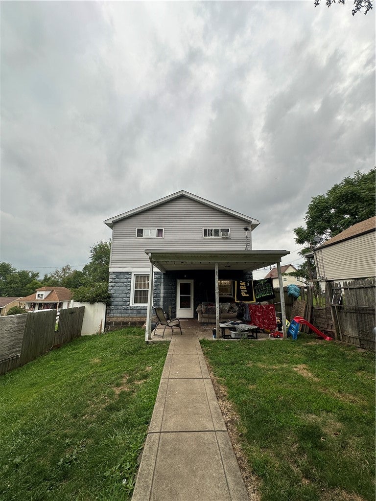 438 Earl Ave
