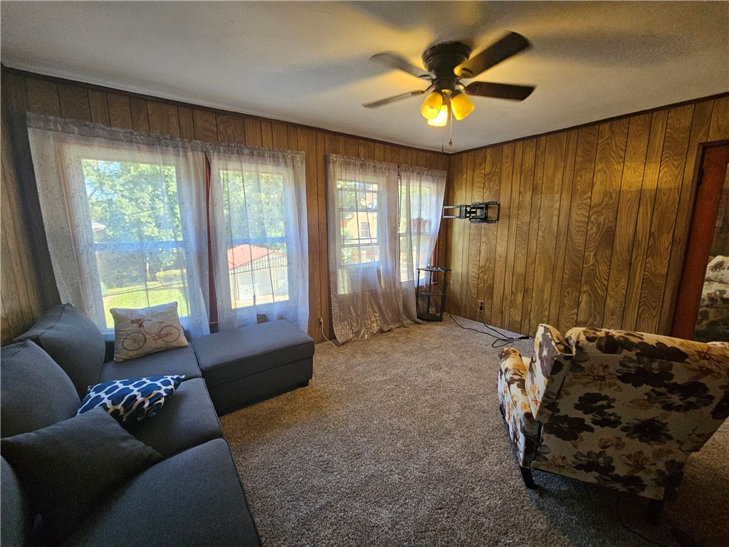 Tarentum, Pennsylvania 15084, United States, 1 Bedroom Bedrooms, ,1 BathroomBathrooms,Residential,Active,224678