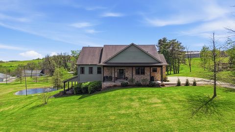 Photo of 118 Jody Drive, New Brighton, PA 15066 (MLS # 1751978)