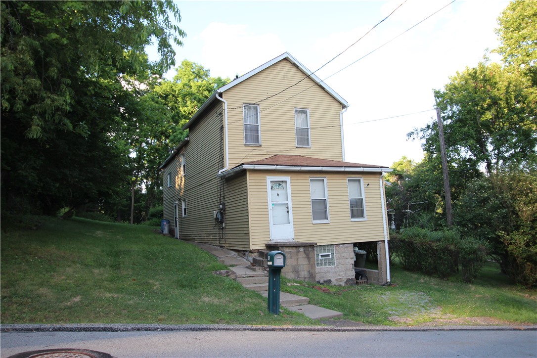 645 Illinois Ave - Photo 2