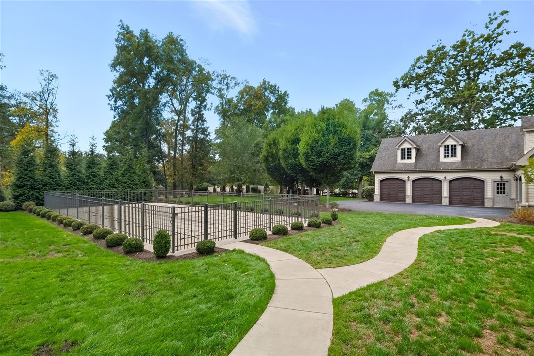 105 Oakwood Road