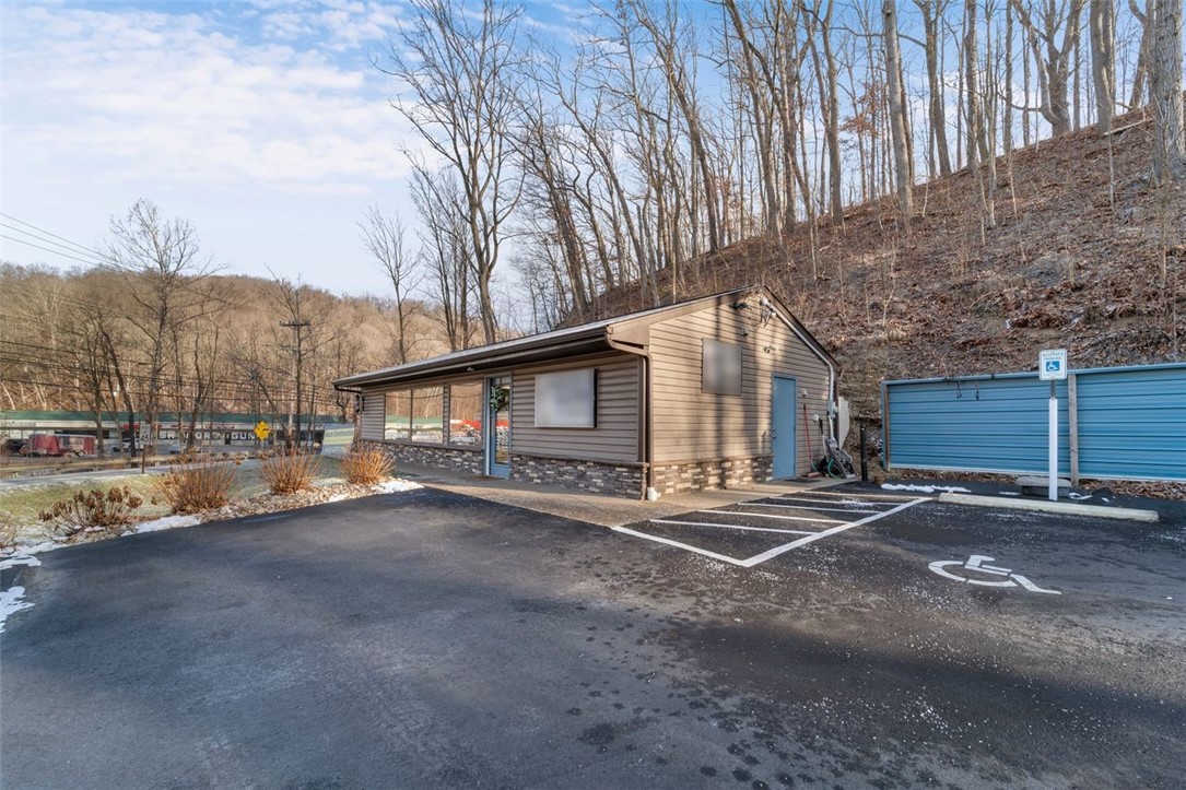 1290 Brodhead Rd