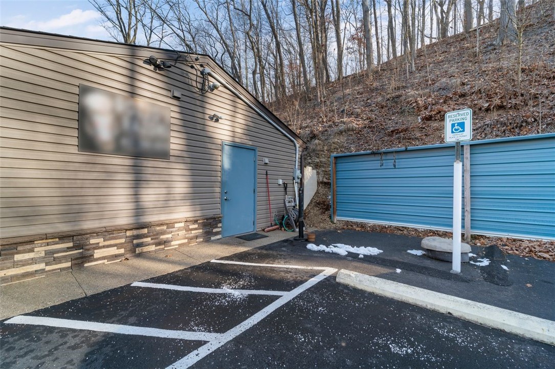 1290 Brodhead Rd