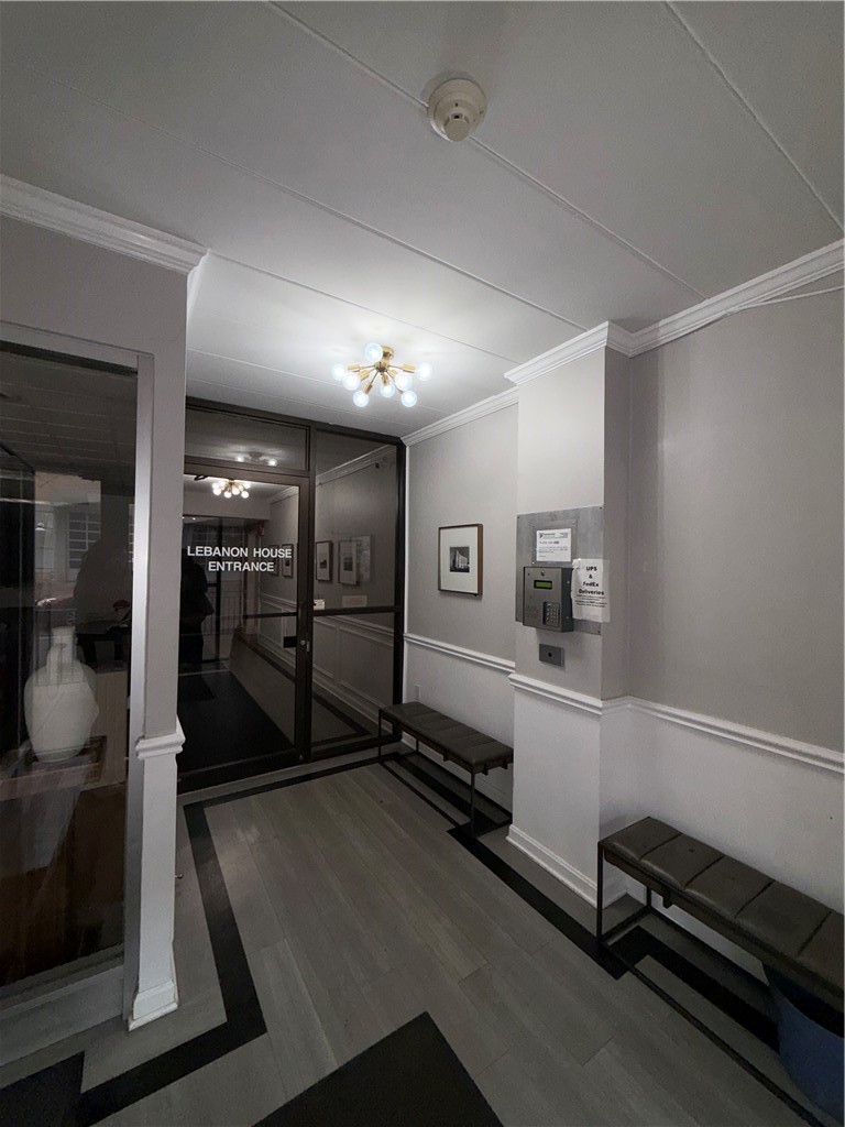 520 Washington Rd 806