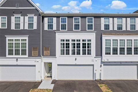 303 Parade St Cranberry Twp PA 16066