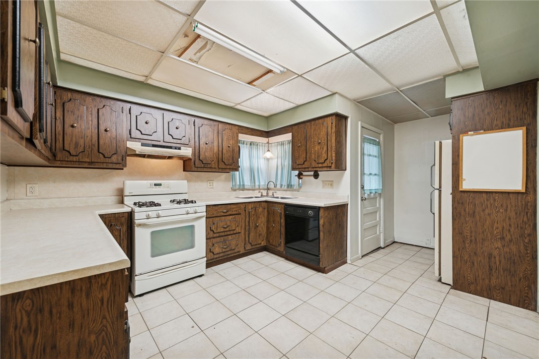 Rankin, Pennsylvania 15104, United States, 3 Bedrooms Bedrooms, ,1 BathroomBathrooms,Residential,Active,250831