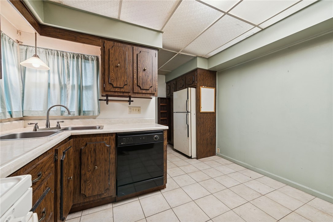 Rankin, Pennsylvania 15104, United States, 3 Bedrooms Bedrooms, ,1 BathroomBathrooms,Residential,Active,250831