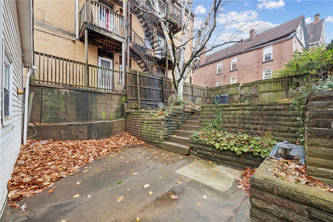 Rankin, Pennsylvania 15104, United States, 3 Bedrooms Bedrooms, ,1 BathroomBathrooms,Residential,Active,250831