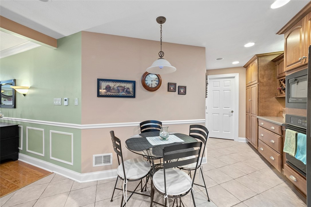 Murrysville, Pennsylvania 15668, United States, 2 Bedrooms Bedrooms, ,3 BathroomsBathrooms,Residential,Active,176423