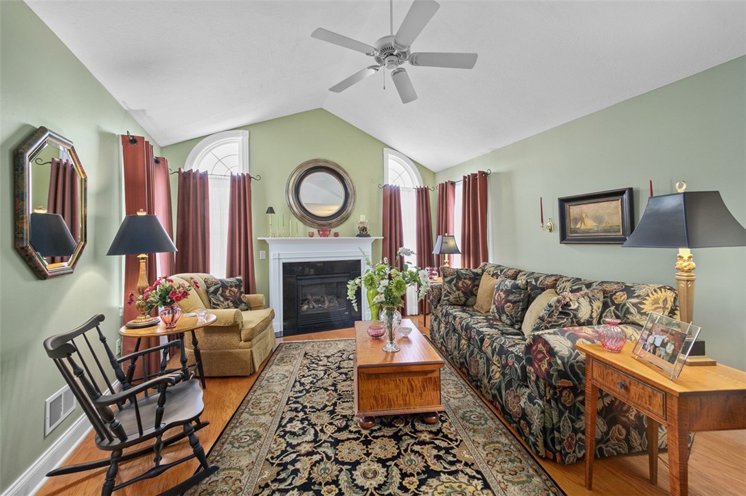 Murrysville, Pennsylvania 15668, United States, 2 Bedrooms Bedrooms, ,3 BathroomsBathrooms,Residential,Active,176423