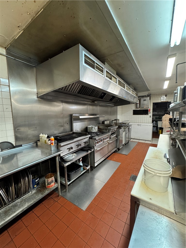 2811 Lincoln Way