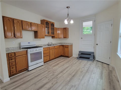 Apartment For Rent - 1110 5th Ave Ave<br/> Coraopolis, PA 15108