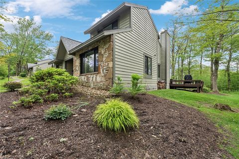 Townhouse in Hidden Valley PA 1935 South Ridge Way 32.jpg