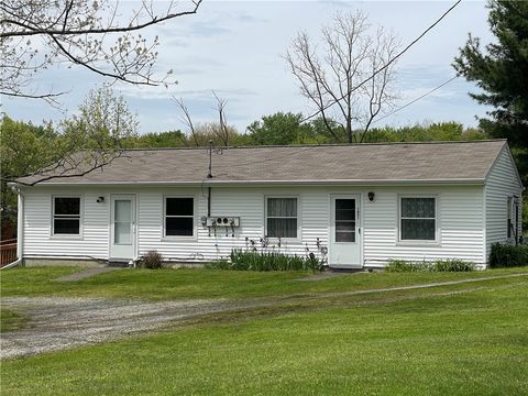 1051 E Lake Road Delaware Twp PA 16154