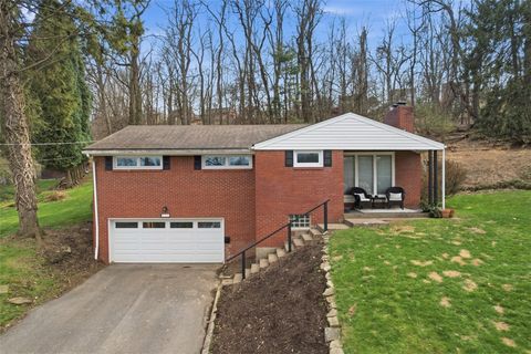 Photo of 113 Country Club Dr, Pittsburgh, PA 15235 (MLS # 1745485)