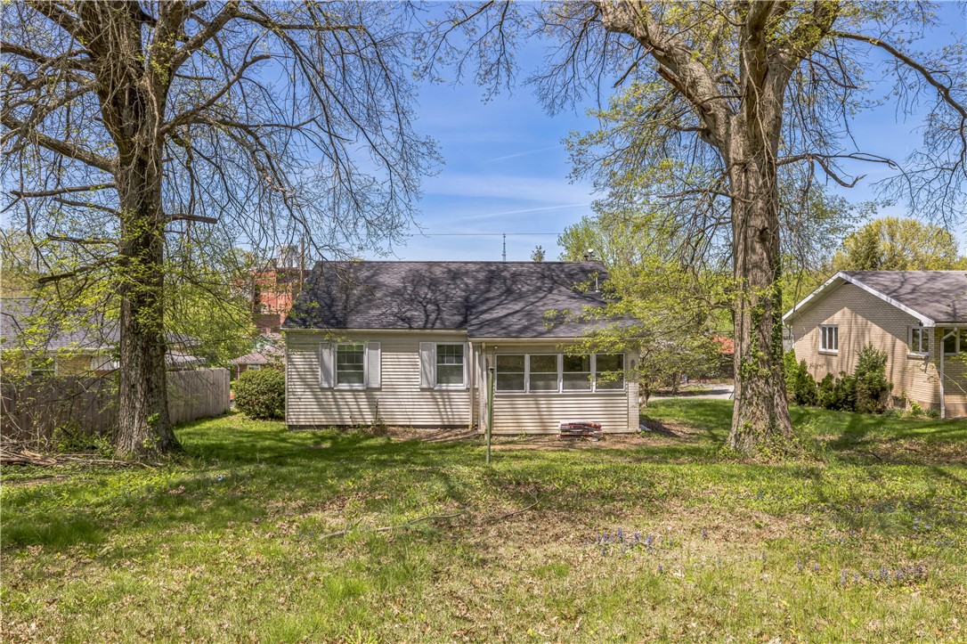 359 3rd St St, Smithton, Pennsylvania image 5