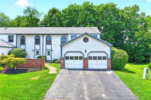 Townhouse For Sale - 1142 Valleyview Dr Dr<br/> Cecil, PA 15055