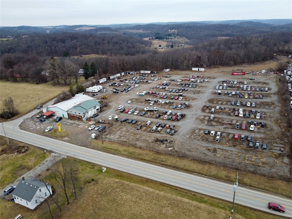 735 Perry Hwy