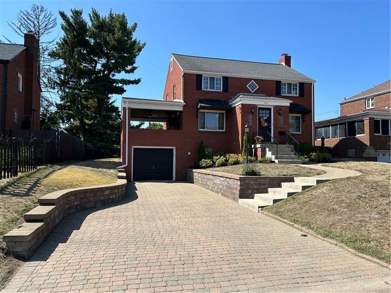747 E Madison Cir