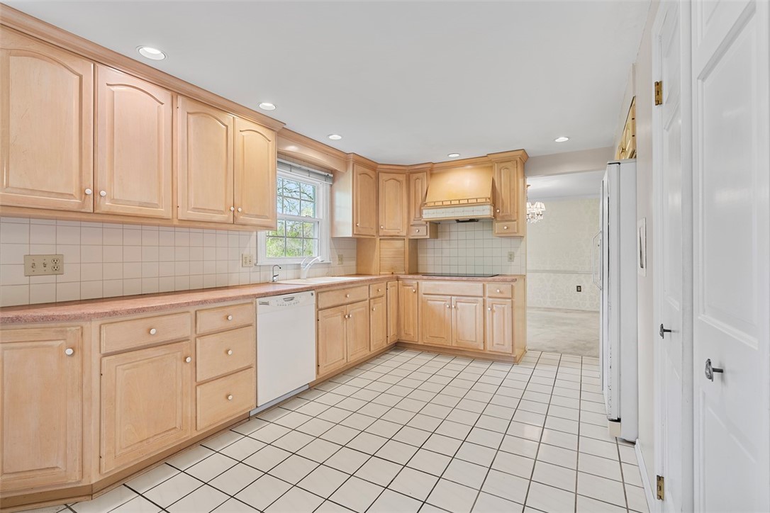 1452 Stoltz Rd Rd, Bethel Park, Pennsylvania image 6