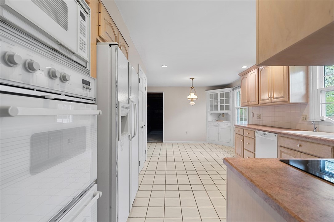 1452 Stoltz Rd Rd, Bethel Park, Pennsylvania image 7