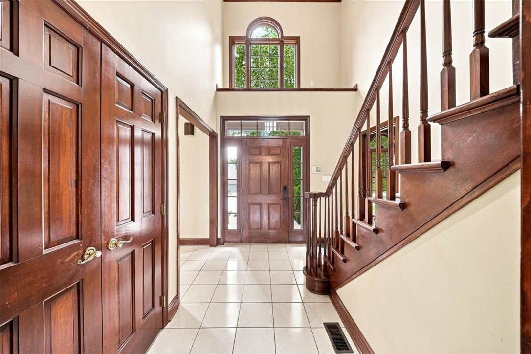 123 Foxwood Dr