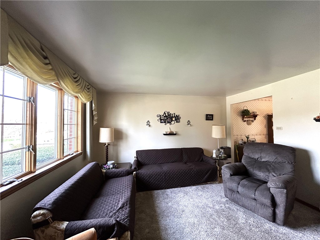 612 Chinaberry Road Rd, Monroeville, Pennsylvania image 4