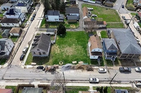 Photo of 212 Russellwood Ave, Mc Kees Rocks, PA 15136 (MLS # 1759330)
