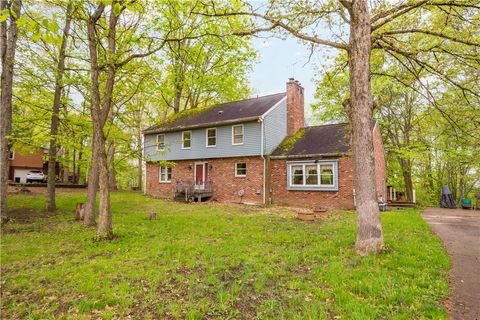 Photo of 297 Alamae Lakes Rd, Washington, PA 15301 (MLS # 1733578)