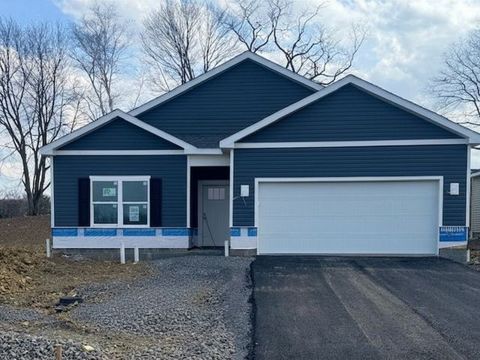 Photo of 359 Gleneagles Dr, Butler, PA 16001 (MLS # 1747014)