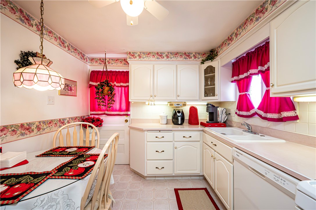 North Huntingdon, Pennsylvania 15642, United States, 3 Bedrooms Bedrooms, ,1 BathroomBathrooms,Residential,Active,125132