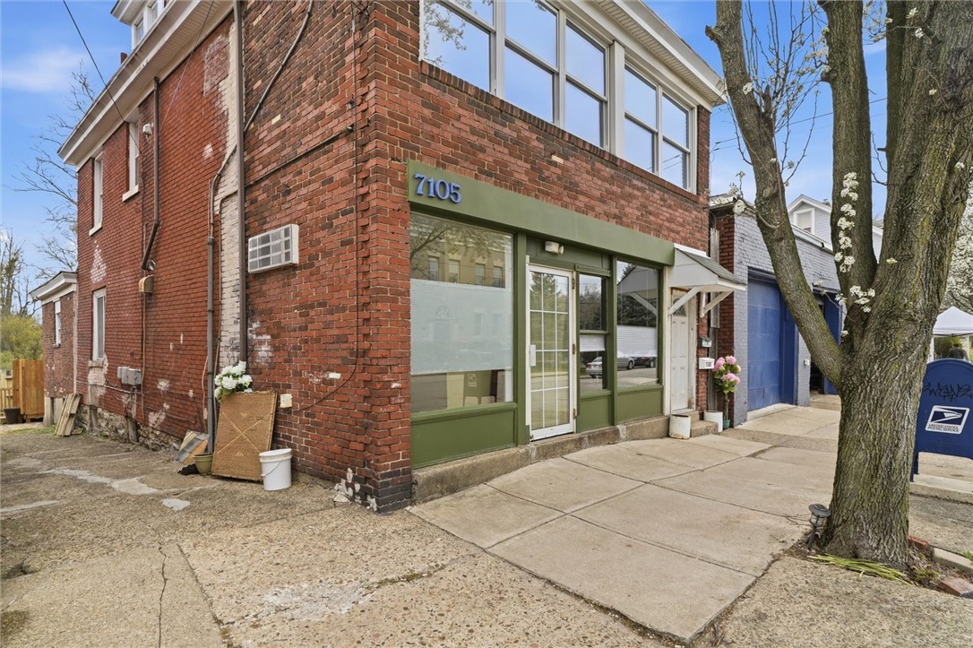 7105 Reynolds St