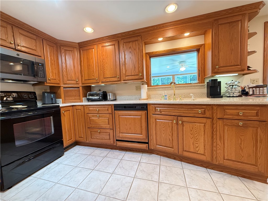 West Salem Twp, Pennsylvania 16125, United States, 3 Bedrooms Bedrooms, ,3 BathroomsBathrooms,Residential,Active,176770