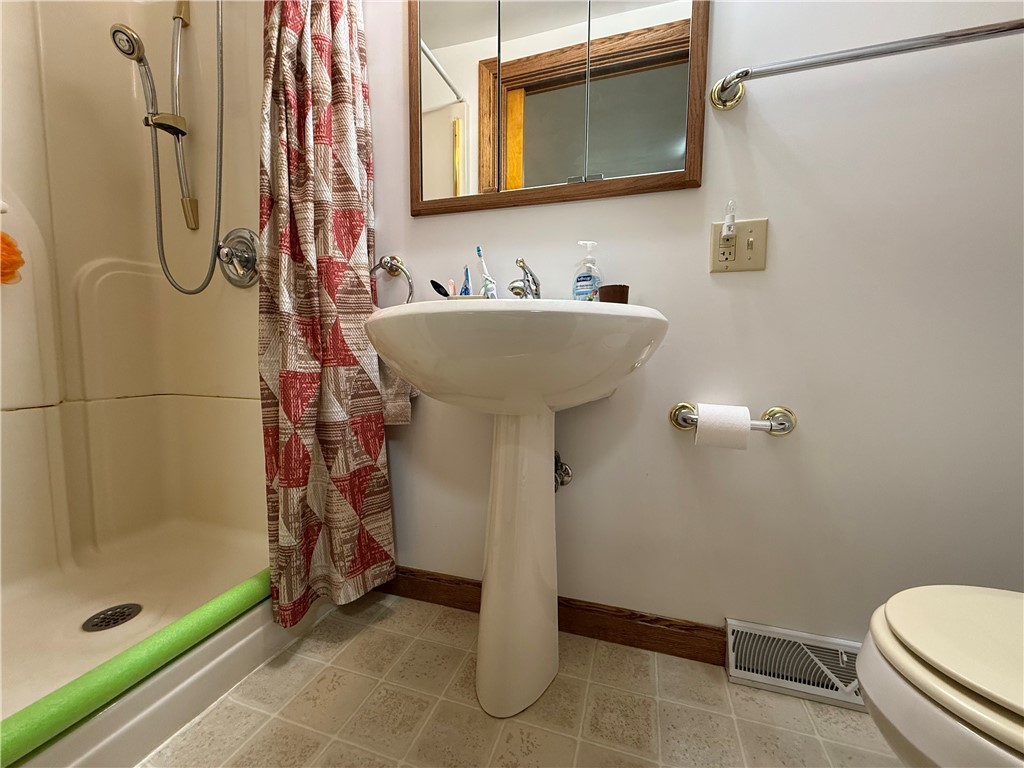 West Salem Twp, Pennsylvania 16125, United States, 3 Bedrooms Bedrooms, ,3 BathroomsBathrooms,Residential,Active,176770