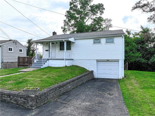 402 OAKHURST AVE, NORTH VERSAILLES, PA 15137 - Image b942ebfd2845d2ce1a6db5416a7473df/1344019237