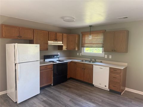 Photo of 108 Valleybrook Rd, McMurray, PA 15317 (MLS # 1727556)