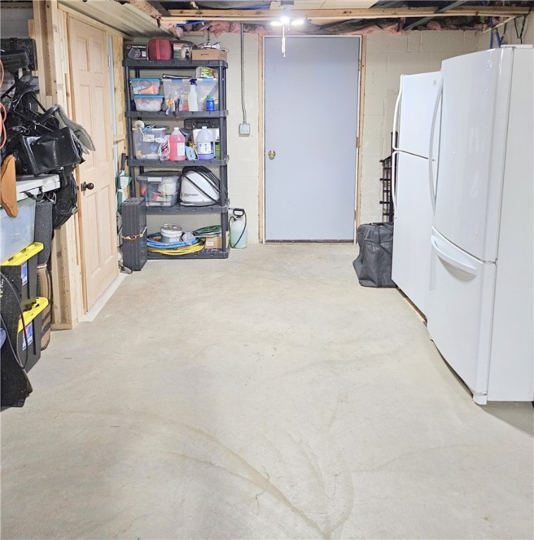 Jackson Twp, Pennsylvania 16133, United States, 3 Bedrooms Bedrooms, ,2 BathroomsBathrooms,Residential,Contingent,184498