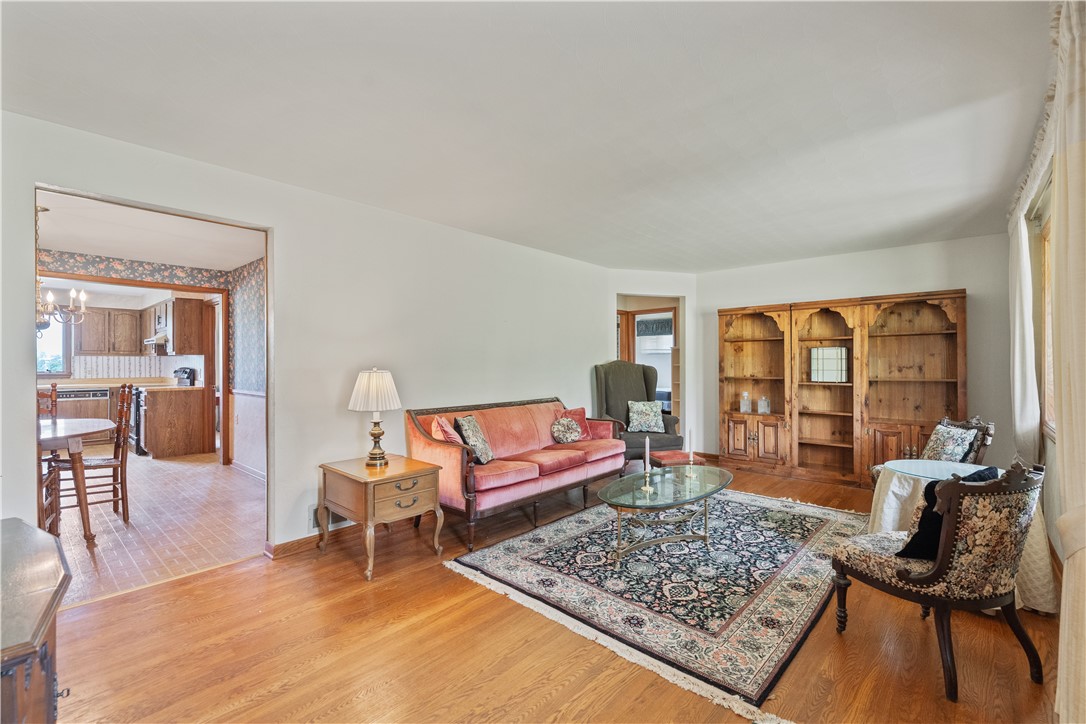 Elizabeth Twp/Boro, Pennsylvania 15037, United States, 3 Bedrooms Bedrooms, ,2 BathroomsBathrooms,Residential,Active,126127