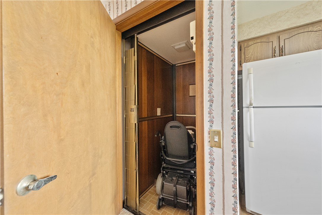 Elizabeth Twp/Boro, Pennsylvania 15037, United States, 3 Bedrooms Bedrooms, ,2 BathroomsBathrooms,Residential,Active,126127