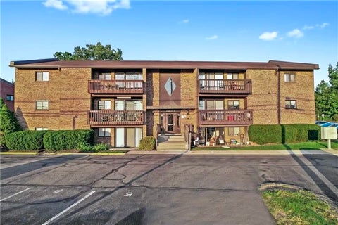 Condo For Sale - 1201 Dutilh Rd #9<br/> Cranberry Twp, PA 16066