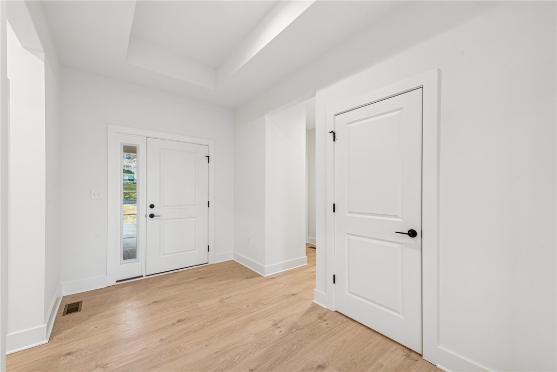 476 Spruce Lane Ln, Houston, Pennsylvania image 3