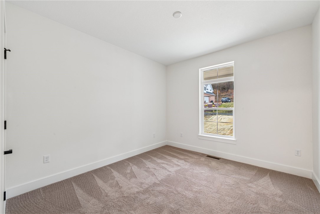 476 Spruce Lane Ln, Houston, Pennsylvania image 17