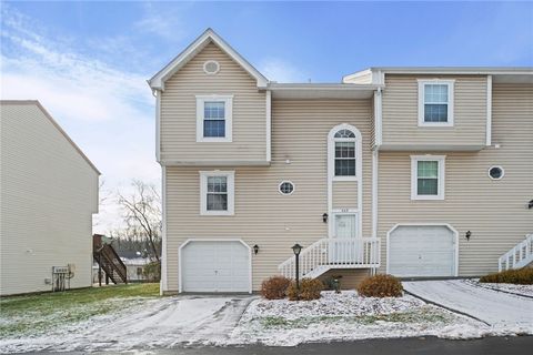 Photo of 409 Redwood Ct, Pittsburgh, PA 15202 (MLS # 1733856)