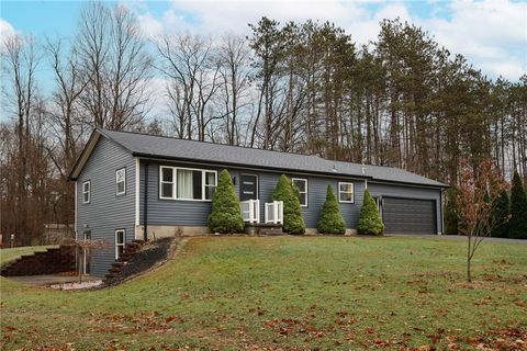 Photo of 470 N Liberty Rd, Grove City, PA 16127 (MLS # 1731248)
