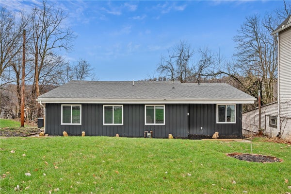 856 CLEVELAND AVE, BRACKENRIDGE, PA 15014 - Image b9b99622a0d4547194b7faab494aab21/2798839713
