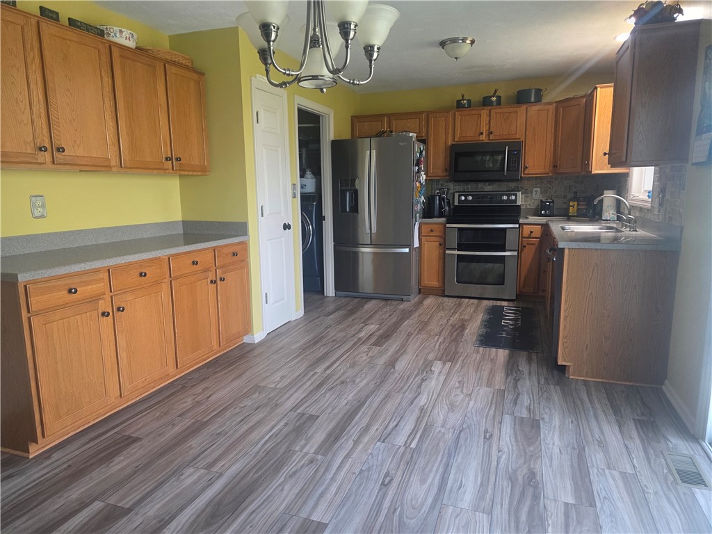 107 Ashton Dr