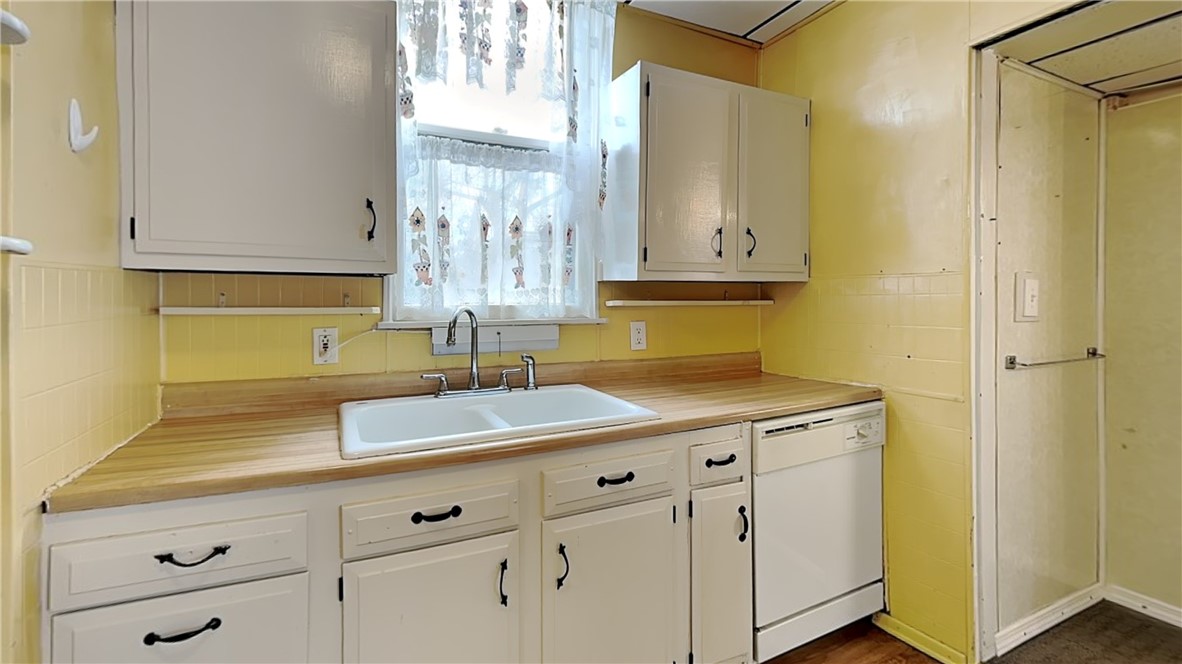 Bellevue, Pennsylvania 15202, United States, 4 Bedrooms Bedrooms, ,2 BathroomsBathrooms,Residential,Pending,11312